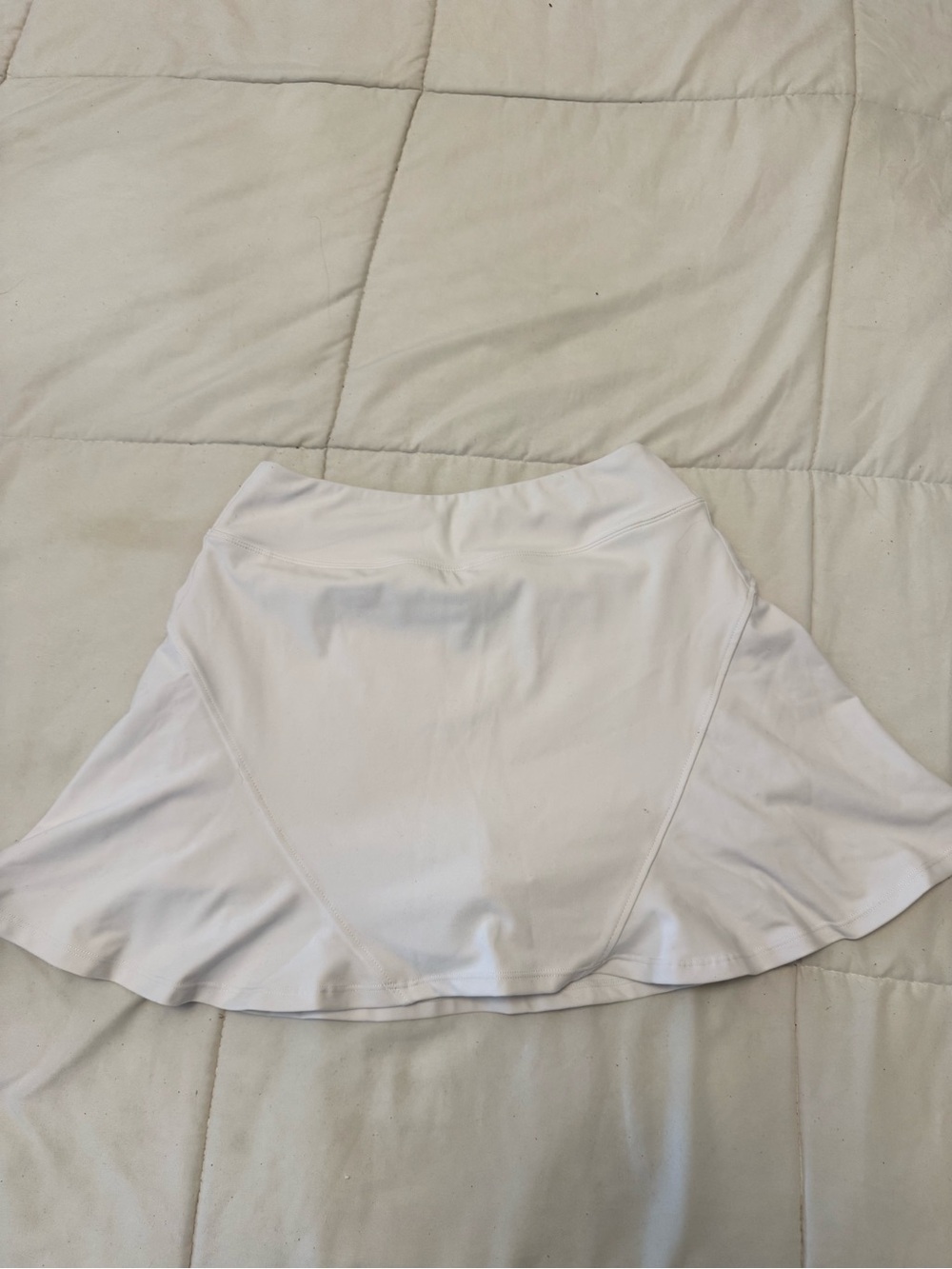 HALARA White Mini Flared Sport Skirt